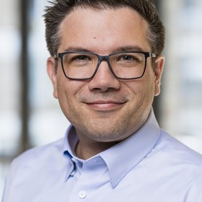 Dr. Andreas Nauerz